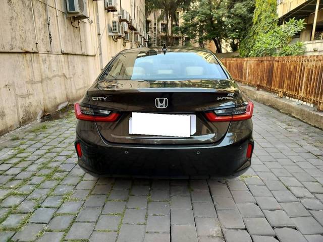 https://images10.gaadi.com/usedcar_image/4205994/original/processed_8343a229609dd682fe657fda4d167b1b.jpg?imwidth=6401