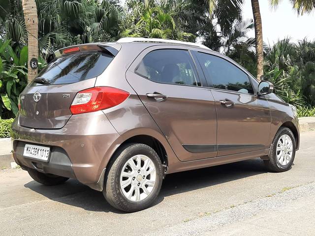 https://images10.gaadi.com/usedcar_image/4206023/original/processed_b8f61610066ea785fba53fe95ba082bd.jpg?imwidth=6402