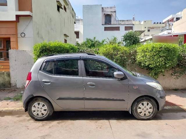 https://images10.gaadi.com/usedcar_image/4206111/original/processed_e120169a-e23c-402e-9317-5de912f1ca01.jpg?imwidth=6401