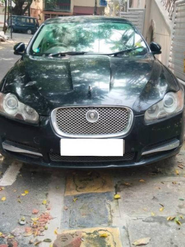 https://images10.gaadi.com/usedcar_image/4206164/original/processed_30beede2-d4fa-462b-b30e-a430d6d9b235.jpg?imwidth=6400