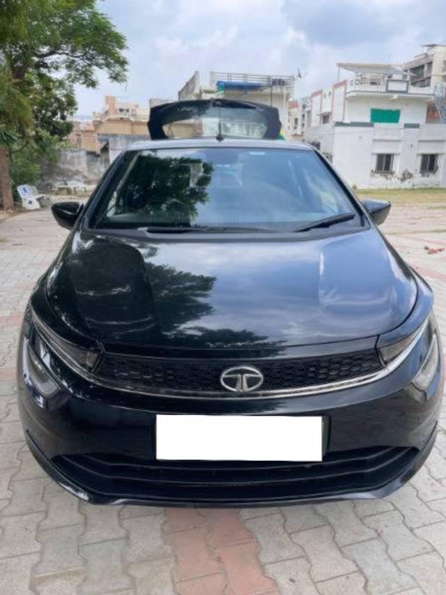 https://images10.gaadi.com/usedcar_image/4206291/original/processed_5229fdb5-036f-41ca-963d-364bc4da296e.jpg?imwidth=6400