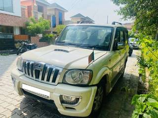 Mahindra Scorpio 2009-2014 Mahindra Scorpio VLX 2WD AIRBAG AT BSIV