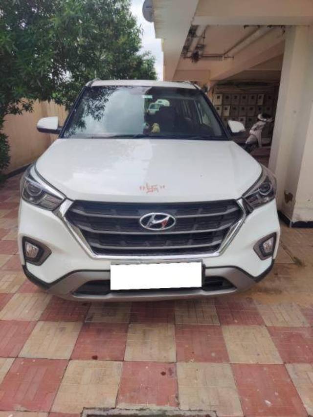 https://images10.gaadi.com/usedcar_image/4206572/original/6509845f290140985d402c2b5ca96323.jpg?imwidth=6400