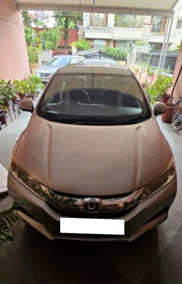 https://images10.gaadi.com/usedcar_image/4206620/original/processed_cb929ef1-4be8-44e8-a396-85d54d2d3250.jpg?imwidth=6402