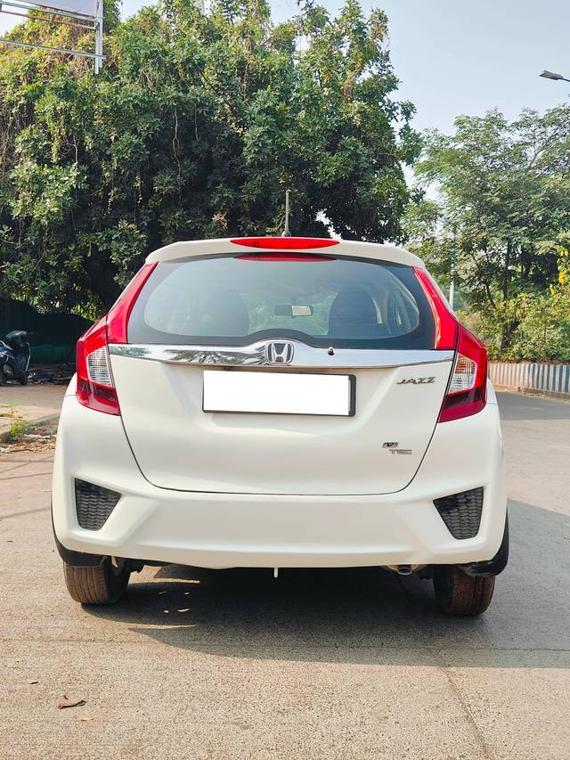 https://images10.gaadi.com/usedcar_image/4206632/original/processed_4312c6b506c85d3357982cebba8318fa.jpg?imwidth=6402