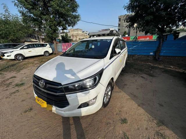 https://images10.gaadi.com/usedcar_image/4206645/original/processed_a980715601be737d8965881fff7331c9.jpg?imwidth=6400