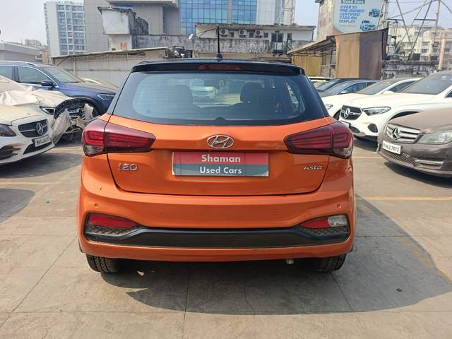 https://images10.gaadi.com/usedcar_image/4206681/original/0879cf8d91380fd00c6e87ce825d76fe.jpg?imwidth=6402