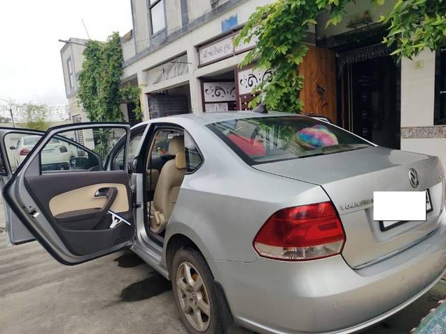 https://images10.gaadi.com/usedcar_image/4206706/original/processed_a58dbdb5-fb2c-4956-a612-e7f56918082f.jpg?imwidth=6402