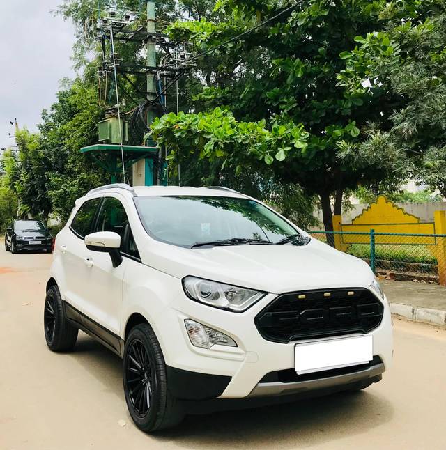 https://images10.gaadi.com/usedcar_image/4206720/original/processed_944e71ca3c20ac96e474ea61b879672d.jpeg?imwidth=6400