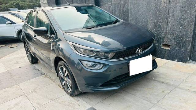 https://images10.gaadi.com/usedcar_image/4206756/original/processed_d46fc460c6c00dcccb9e608b61c7fab9.jpg?imwidth=6400