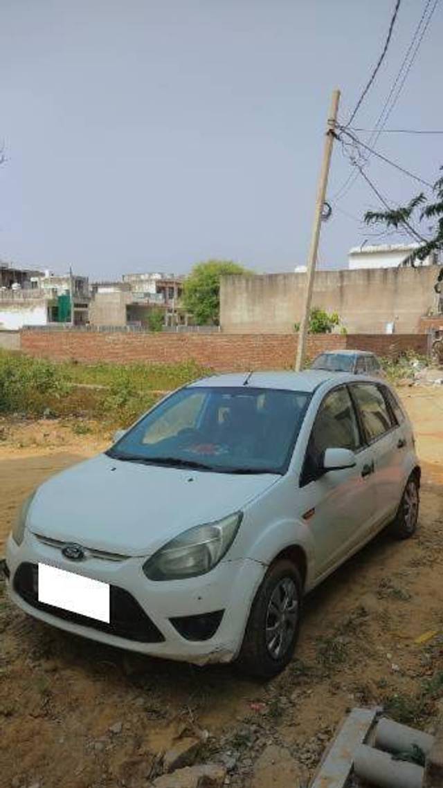 https://images10.gaadi.com/usedcar_image/4206809/original/6697d5929ea2147252031d19b8a84d97.jpg?imwidth=6402