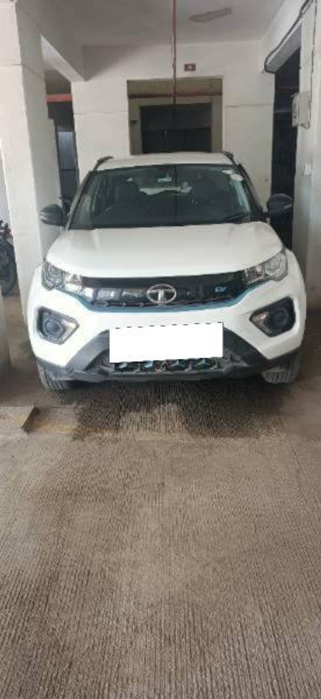 https://images10.gaadi.com/usedcar_image/4206893/original/processed_3b99a08f-7277-4686-9a6d-1c73026f3229.jpg?imwidth=6401