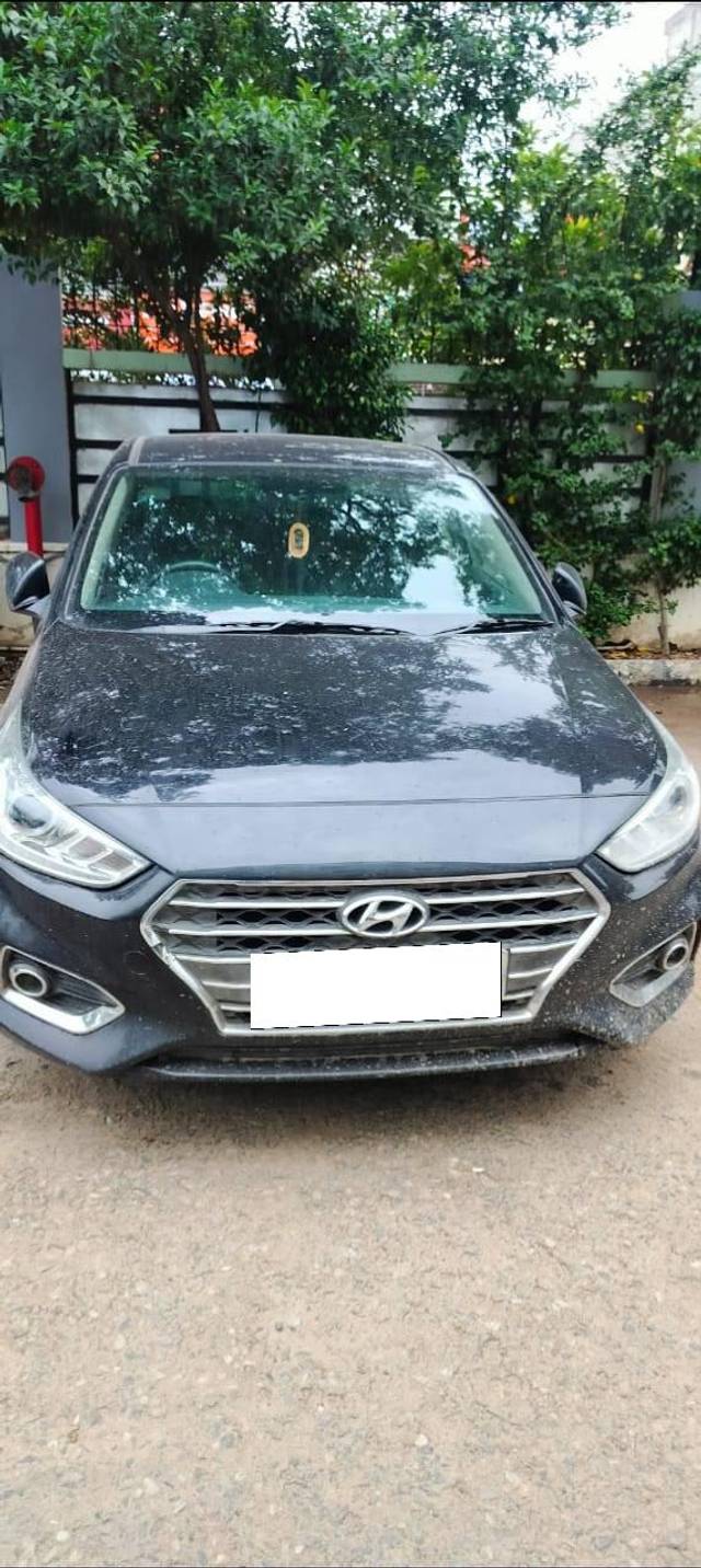 https://images10.gaadi.com/usedcar_image/4206894/original/processed_99e362c020b4b67d8598226962b8e811.jpg?imwidth=6402