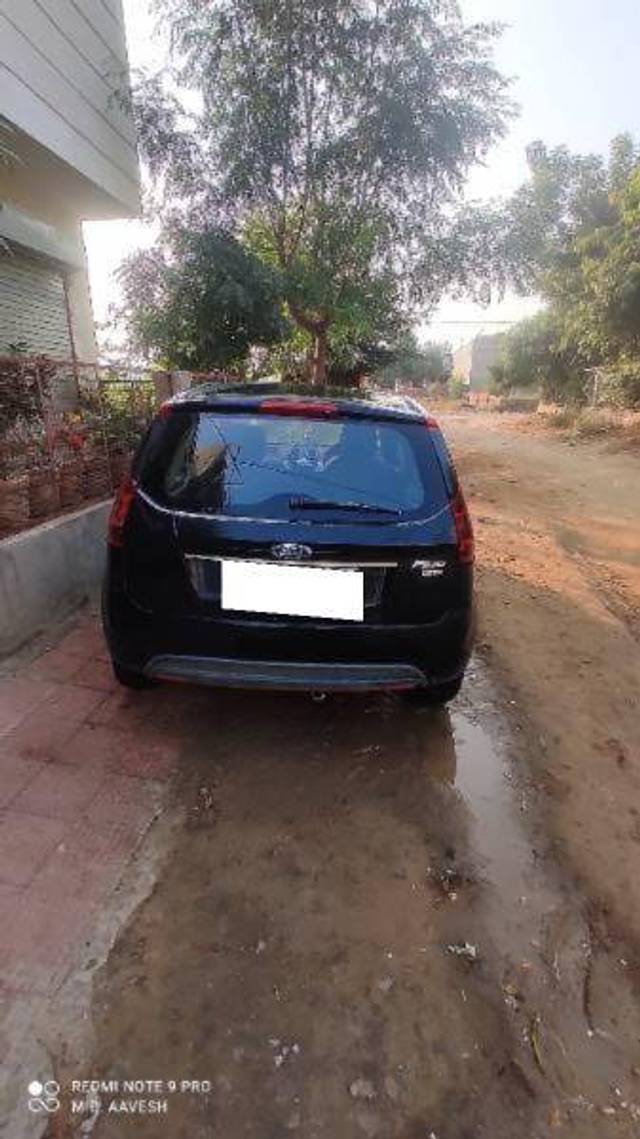 https://images10.gaadi.com/usedcar_image/4206943/original/fae4cb29c6883ac1fc25fc88da61ea33.jpg?imwidth=6401