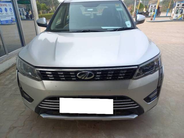 https://images10.gaadi.com/usedcar_image/4206988/original/processed_161ee441-c128-4589-a3f0-ec290acd0085.jpg?imwidth=6400