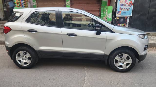 https://images10.gaadi.com/usedcar_image/4207031/original/79ae29134bac71b31864544e1ebc9d58.jpg?imwidth=6402