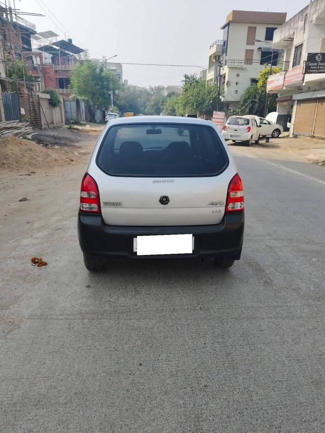 https://images10.gaadi.com/usedcar_image/4207052/original/processed_233935dda182d6bd6f94718537713ffc.jpg?imwidth=6401