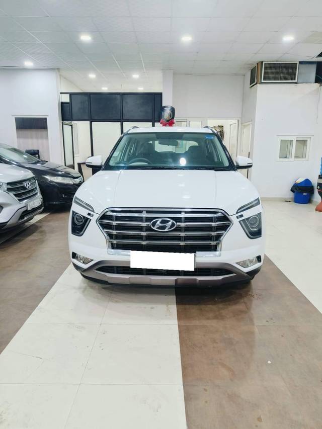 https://images10.gaadi.com/usedcar_image/4207068/original/processed_40885d46bb2d8d90e9b01479977ad433.jpg?imwidth=6400