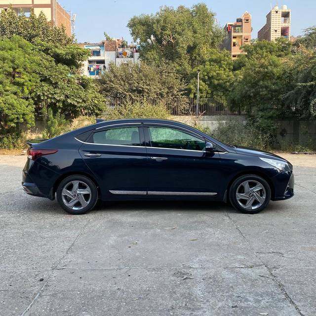 https://images10.gaadi.com/usedcar_image/4207162/original/294ee3f365eafb747a96449279021a73.jpg?imwidth=6401