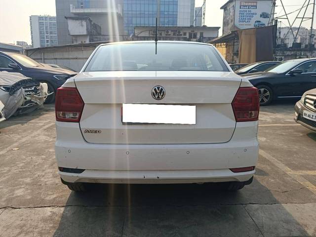 https://images10.gaadi.com/usedcar_image/4207203/original/processed_b569cb56cd4da0eeb04893eaf814fe25.jpg?imwidth=6402