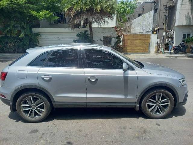 https://images10.gaadi.com/usedcar_image/4207227/original/c3fabc49a5dec823aa4fe2ec898626e1.jpg?imwidth=6401