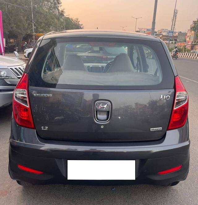 https://images10.gaadi.com/usedcar_image/4207232/original/processed_9d1fdeca857de6ccd9538310b7dbf670.jpg?imwidth=6402