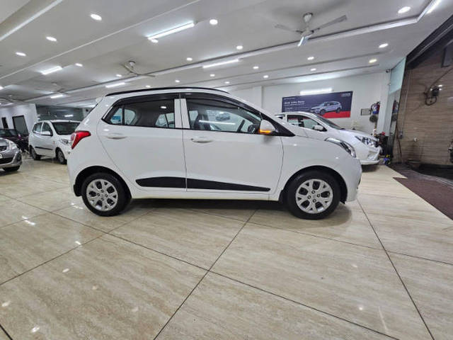 https://images10.gaadi.com/usedcar_image/4207280/original/processed_e97cf65ffaf7b24d75a825e31e09306d.png?imwidth=6401