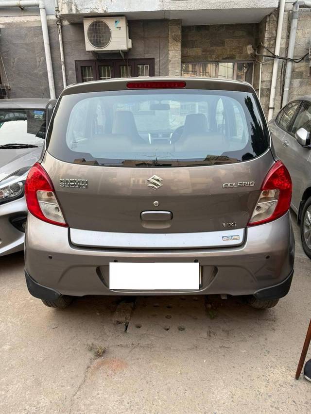 https://images10.gaadi.com/usedcar_image/4207303/original/processed_96585b03df0308eeb0ff0b03a731f1cd.jpg?imwidth=6401