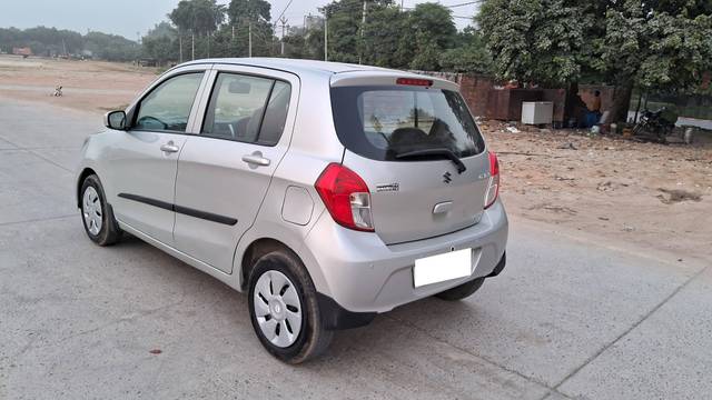 https://images10.gaadi.com/usedcar_image/4207464/original/processed_11d8e7587a38aa02dca899b1b9329141.jpg?imwidth=6402