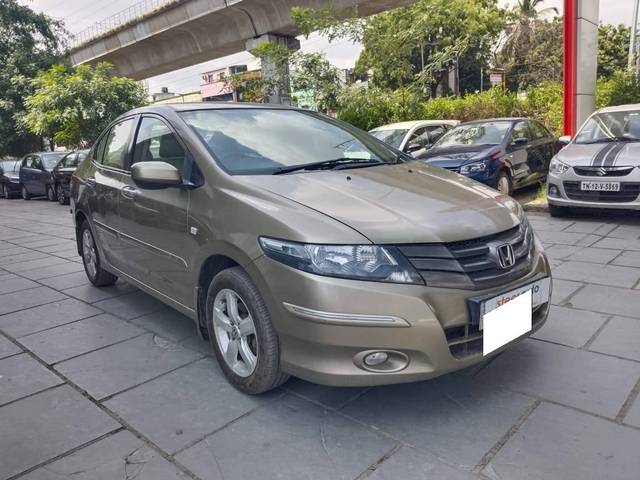 https://images10.gaadi.com/usedcar_image/4207548/original/processed_6a15a1030b2cfdd2abedd61bc9fe5f7e.jpeg?imwidth=6400