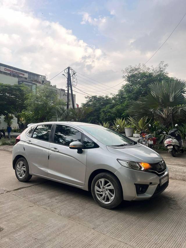 https://images10.gaadi.com/usedcar_image/4207588/original/processed_7503529ff8f8de922fe485d2d840b449.jpg?imwidth=6400