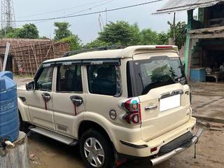 Mahindra Scorpio 2014-2022 Mahindra Scorpio S5 BSIV