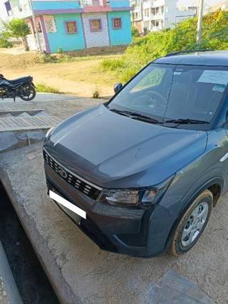 Mahindra XUV300 Mahindra XUV300 W6 Diesel Sunroof BSVI