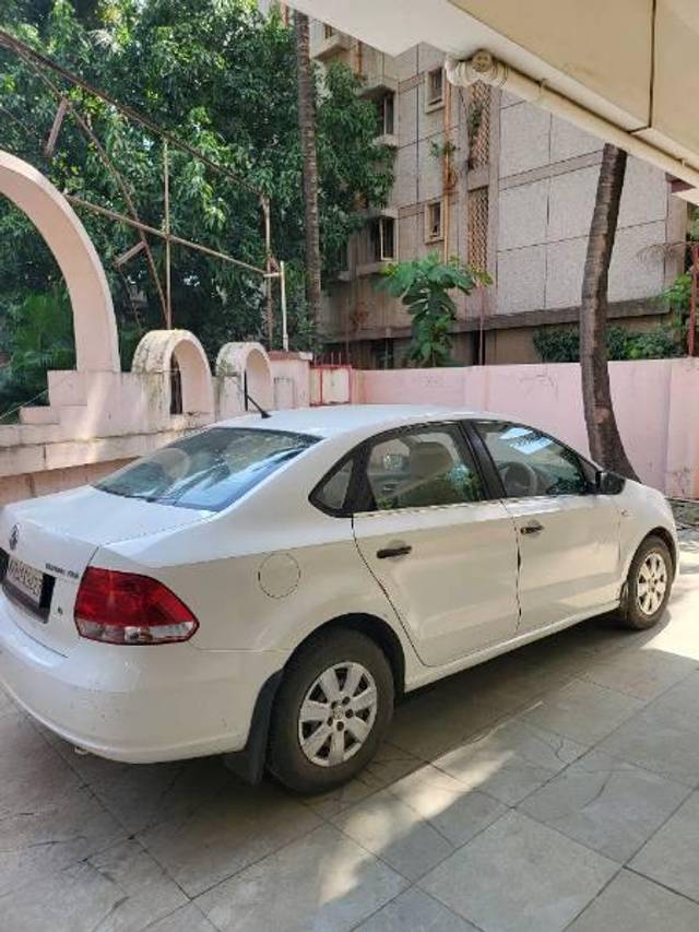 https://images10.gaadi.com/usedcar_image/4207808/original/processed_c19976a5-0bc7-4880-a9d5-75a8648f14c2.jpg?imwidth=6401