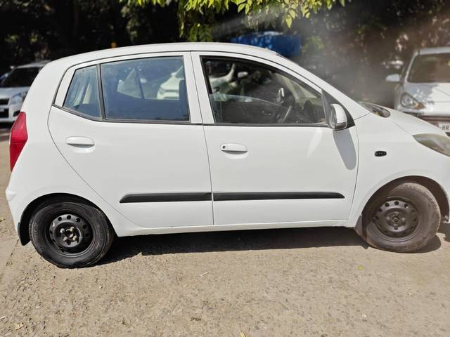 https://images10.gaadi.com/usedcar_image/4207884/original/processed_eddd4ef60d1d1d741fb548533b5347bf.jpeg?imwidth=6401