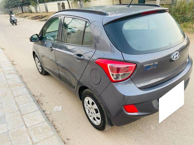 https://images10.gaadi.com/usedcar_image/4207886/original/processed_497873f89ef798271f88283c55865451.jpg?imwidth=6402