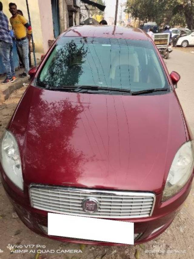 https://images10.gaadi.com/usedcar_image/4207889/original/processed_1f6bc755-cd53-45fa-84c1-723c1cf69dc8.jpg?imwidth=6400