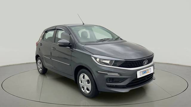 https://images10.gaadi.com/usedcar_image/4208018/original/76e5c27222c2360a1e1264627f411df4.jpg?imwidth=6400