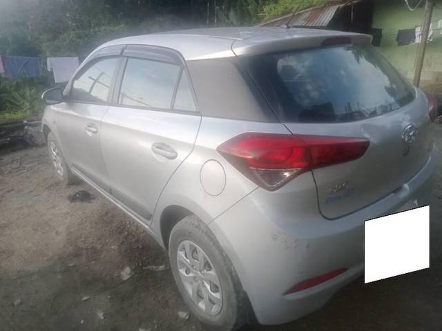 https://images10.gaadi.com/usedcar_image/4208031/original/processed_4c7dfb1f-4913-4157-a760-0f137f544798.jpg?imwidth=6400