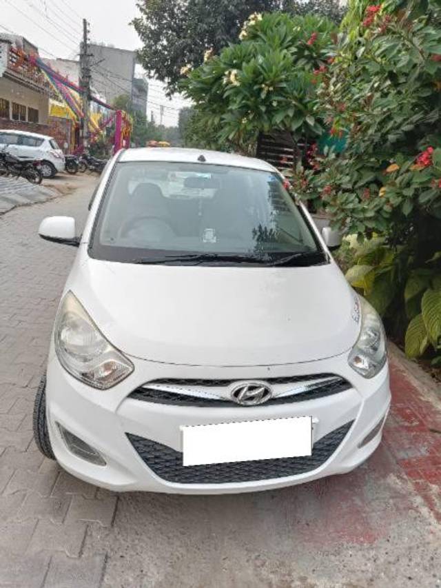 https://images10.gaadi.com/usedcar_image/4208061/original/processed_80c18ce5-f045-4020-a387-d71ca5e48832.jpg?imwidth=6400