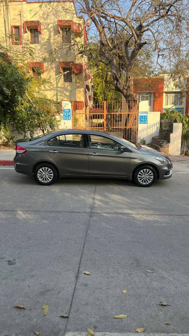 https://images10.gaadi.com/usedcar_image/4208112/original/processed_c65534247191657127ac48cfe8765106.jpg?imwidth=6402