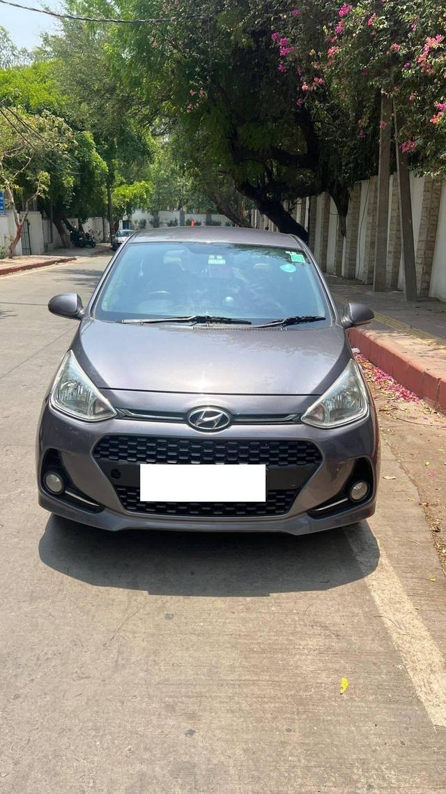 https://images10.gaadi.com/usedcar_image/4208119/original/processed_ead13b647f95ba1677f9eef1d85c4b4c.jpg?imwidth=6400