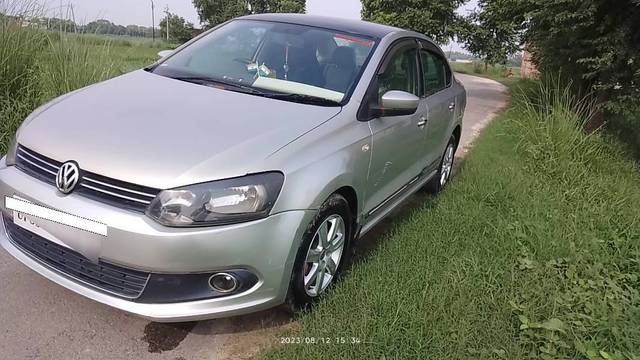 https://images10.gaadi.com/usedcar_image/4208120/original/processed_3a4213eb-3ab8-4310-b51c-bfb44fceb431.jpg?imwidth=6402