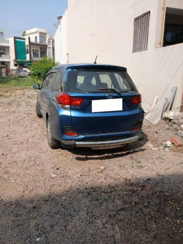 https://images10.gaadi.com/usedcar_image/4208170/original/processed_f0d1d790-c65a-4f56-b621-d9e458d6e8d9.jpg?imwidth=6401