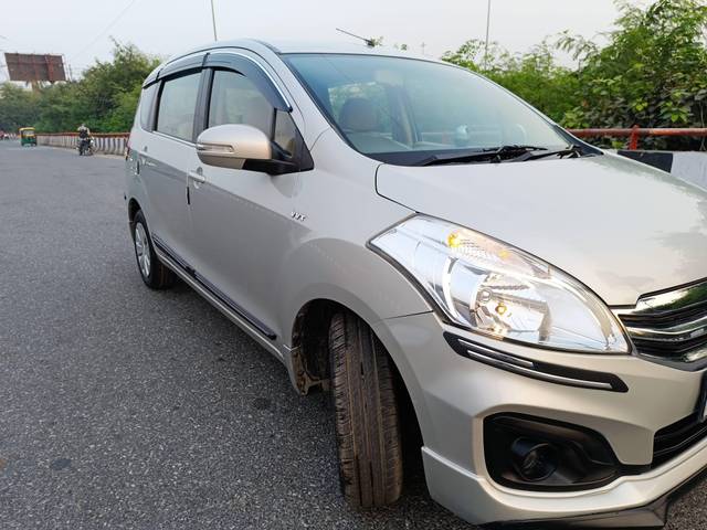 https://images10.gaadi.com/usedcar_image/4208200/original/processed_8c93430b9a2c24d53fb57f5dec249d05.jpg?imwidth=6400