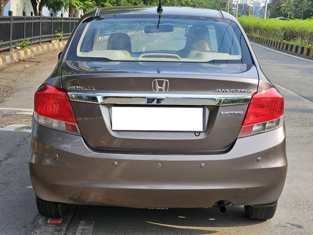 https://images10.gaadi.com/usedcar_image/4208257/original/processed_67e2fbb09ba2a3df9ffc18872e694312.jpg?imwidth=6402