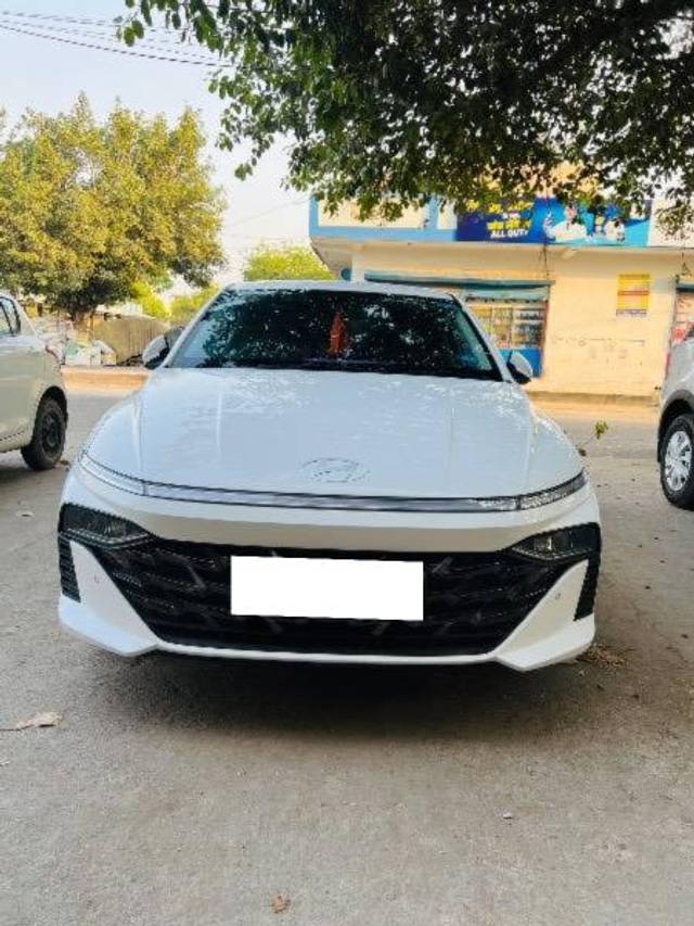 https://images10.gaadi.com/usedcar_image/4208318/original/processed_276edaa0-2850-4387-b00f-427340af3390.jpeg?imwidth=6400