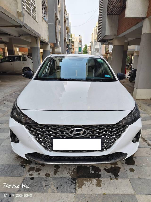 https://images10.gaadi.com/usedcar_image/4208455/original/processed_4dc63090f05514e585e467f44e779139.jpg?imwidth=6402