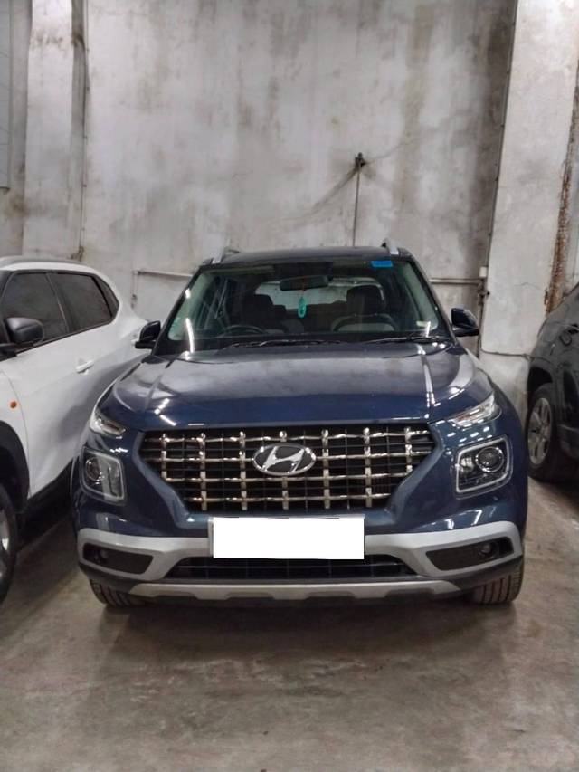 https://images10.gaadi.com/usedcar_image/4208472/original/processed_6d1389d1b77dce84336f5dfe497a1a3c.jpg?imwidth=6400