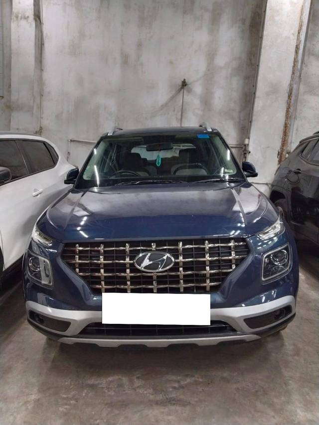 https://images10.gaadi.com/usedcar_image/4208472/original/processed_e75d74f35b545731c2494e7705152f31.jpg?imwidth=6402